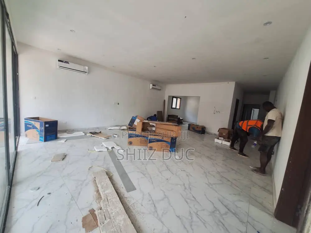 7chbre Appartement-terrasse dans Duc, Cocody à Louer