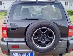 Toyota RAV4 1.8 2004 Noir Mat