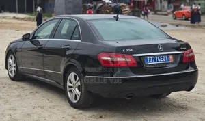 Mercedes-Benz E350 Base 2dr Coupe RWD (3.5L 6cyl 7A) 2010 Noir