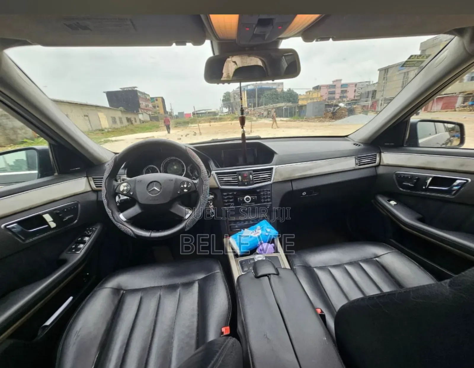 Mercedes-Benz E350 Base 2dr Coupe RWD (3.5L 6cyl 7A) 2010 Noir