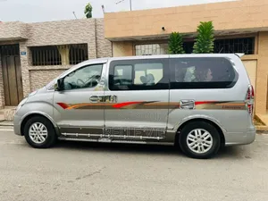 Hyundai H1 2016 Beige