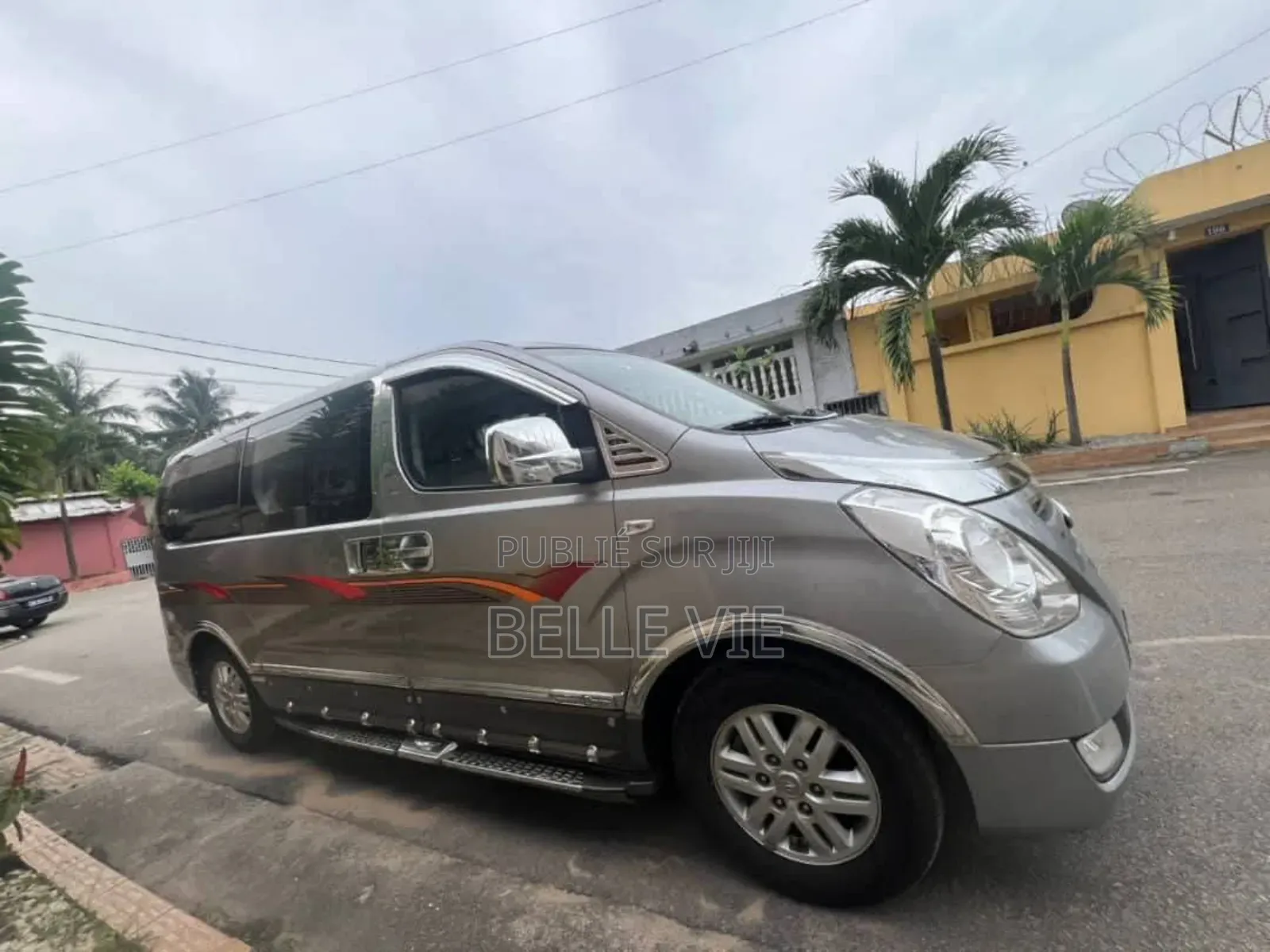 Hyundai H1 2016 Beige