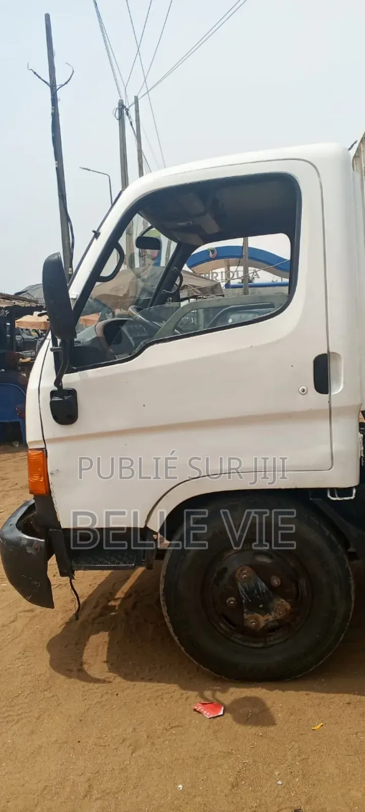 Hyundai Global 900 2011 Blanc