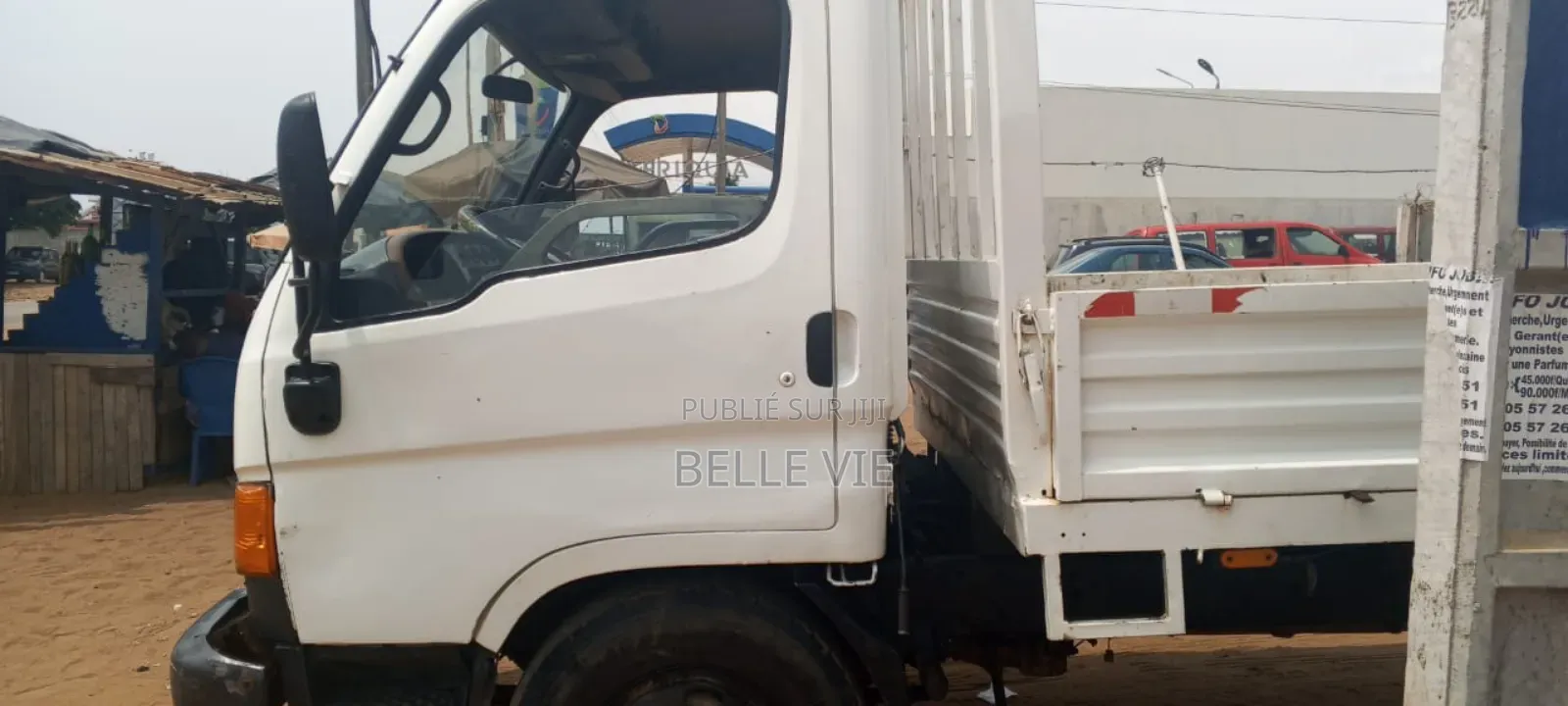 Hyundai Global 900 2011 Blanc