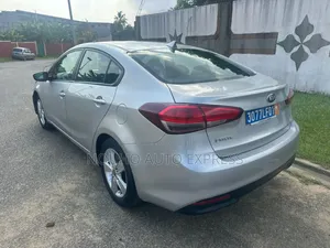 Kia Forte 2017 Gris
