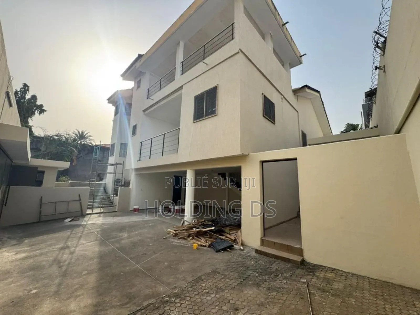 Furnished 4chbre Duplex dans Location Immobilière, Cocody à Louer