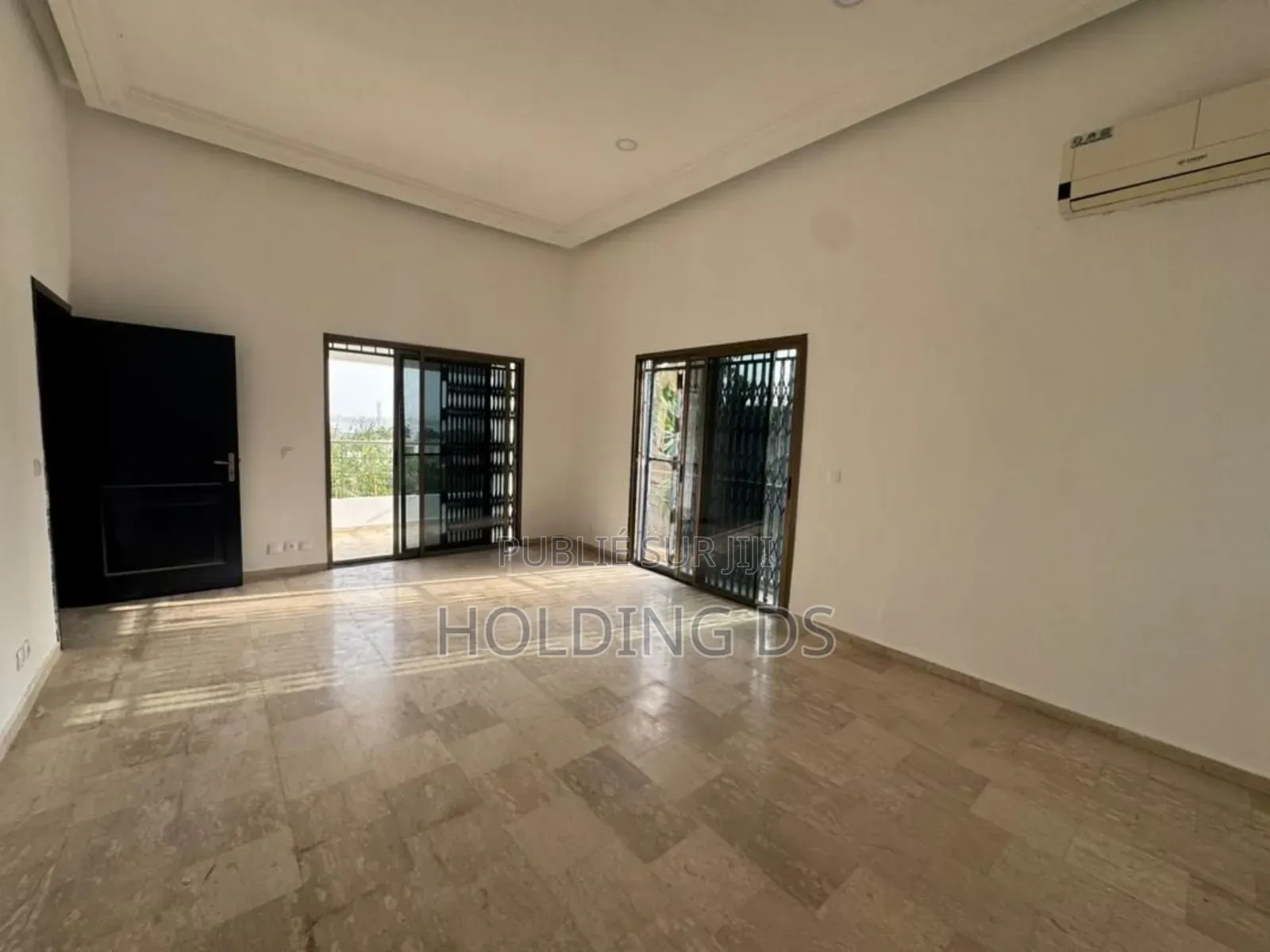 Furnished 4chbre Duplex dans Location Immobilière, Cocody à Louer