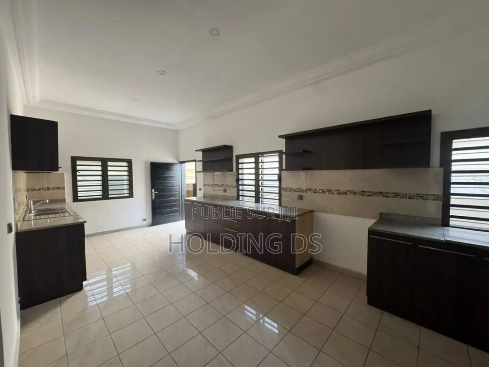 Furnished 4chbre Duplex dans Location Immobilière, Cocody à Louer