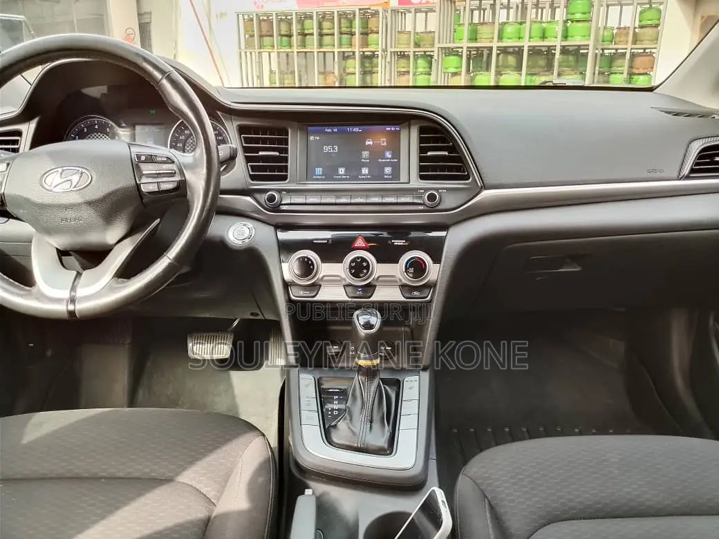 Hyundai Elantra 2020 Noir