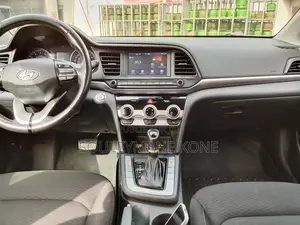 Hyundai Elantra 2020 Noir