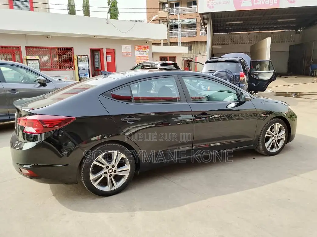 Hyundai Elantra 2020 Noir