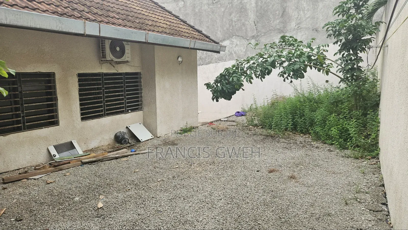 3chbre Duplex dans Francis Gweh, Cocody à Louer