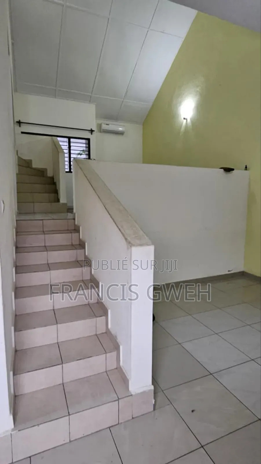 3chbre Duplex dans Francis Gweh, Cocody à Louer