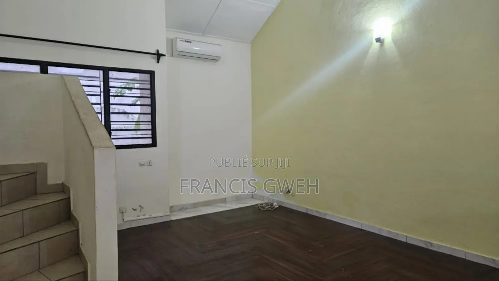 3chbre Duplex dans Francis Gweh, Cocody à Louer