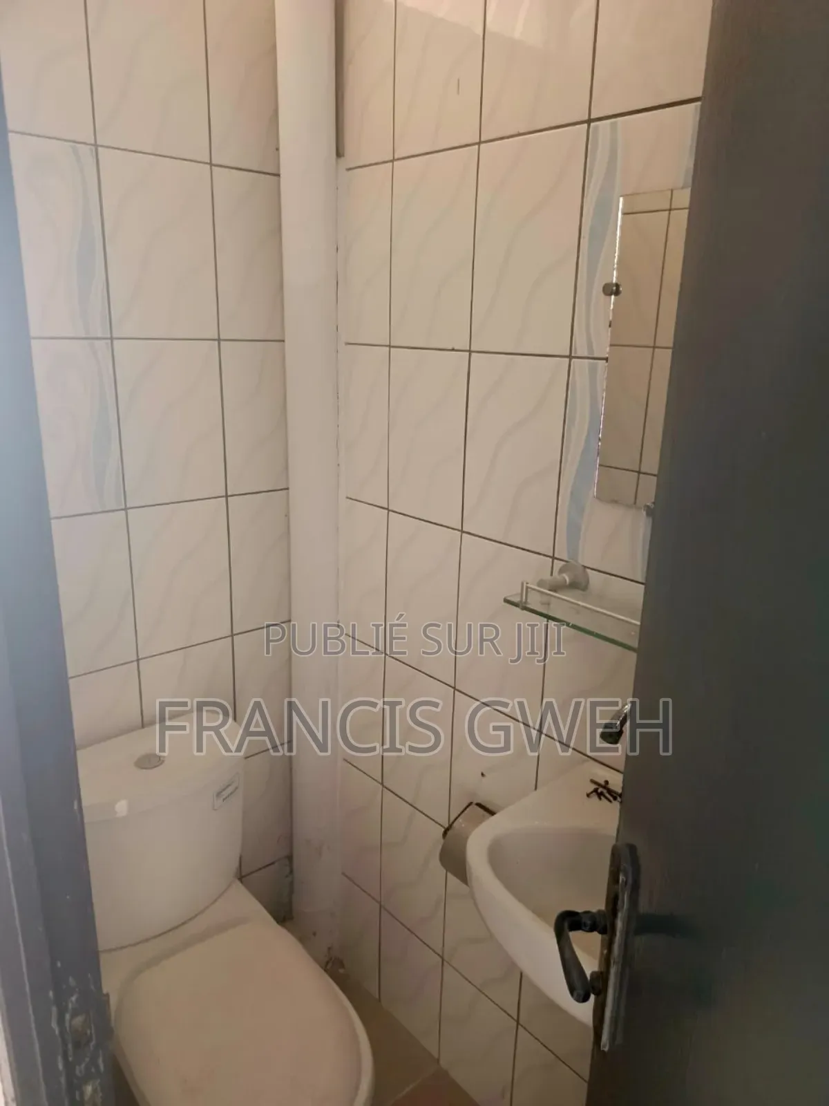 3chbre Appartement dans Francis Gweh, Cocody à Louer