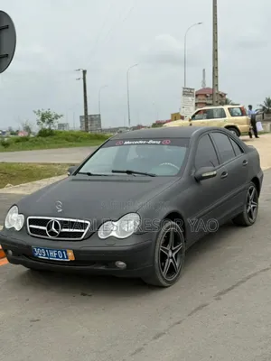 Mercedes-Benz C200 2004 Noir Mat