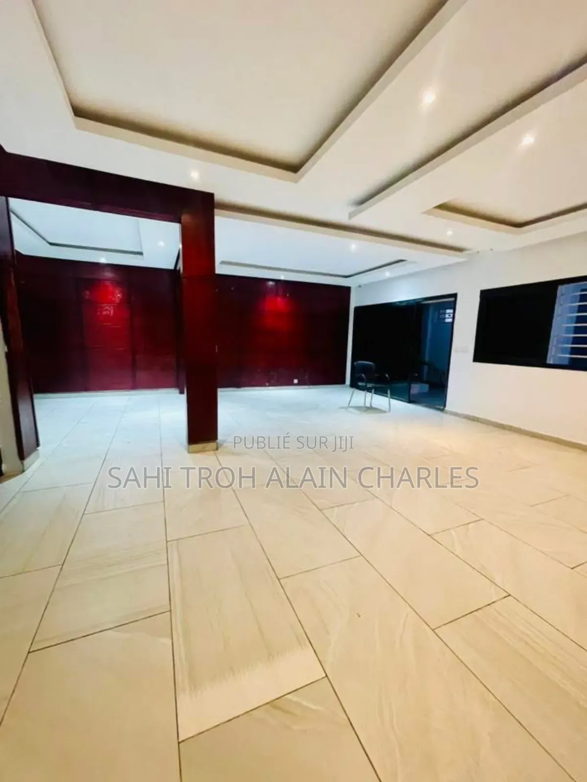 Une Somptueuse Villa Duplex De 8 Pièces Avec Une Piscine À La Riviera