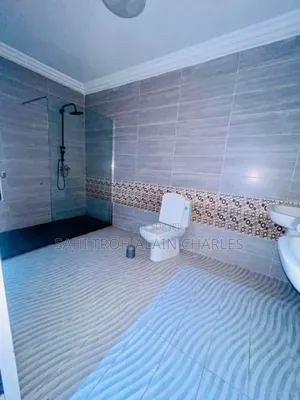 Une Somptueuse Villa Duplex De 8 Pièces Avec Une Piscine À La Riviera