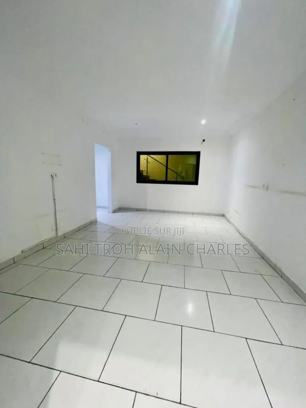 Une Somptueuse Villa Duplex De 8 Pièces Avec Une Piscine À La Riviera