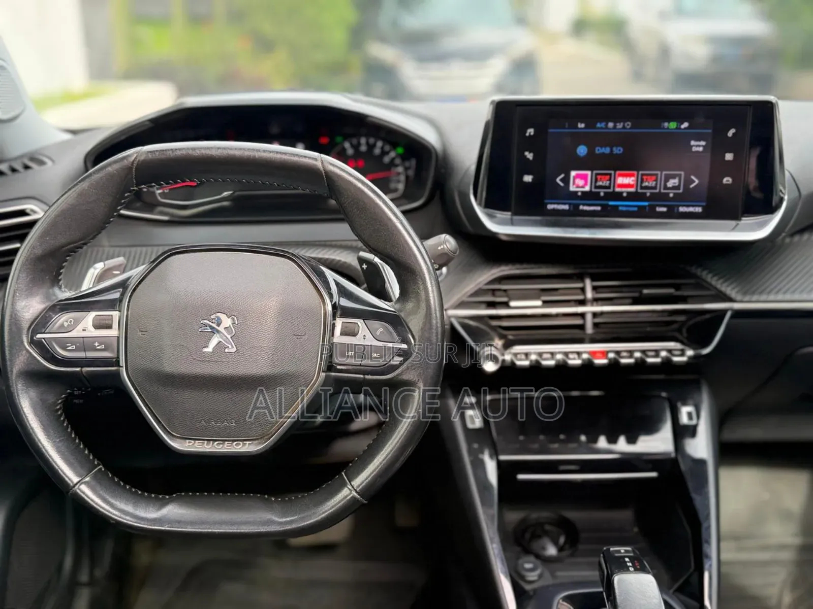 Peugeot 2008 2021 Gris