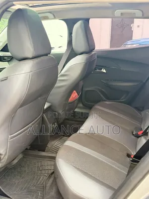 Peugeot 2008 2021 Gris