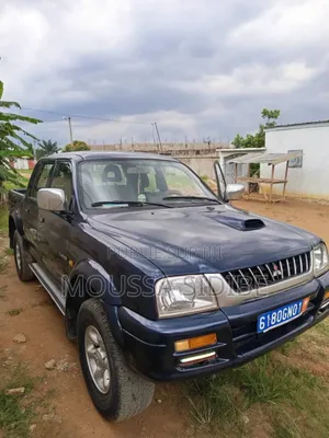 Mitsubishi L200 Double Cab 2.0 4WD 2004 Bleu