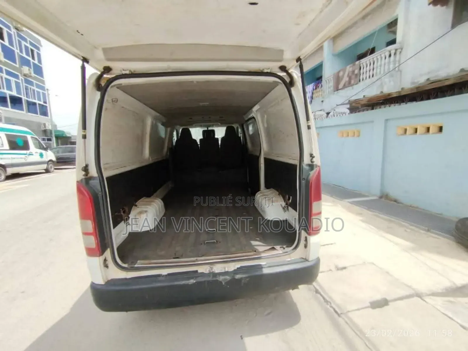 Toyota HiAce 2020 Blanc