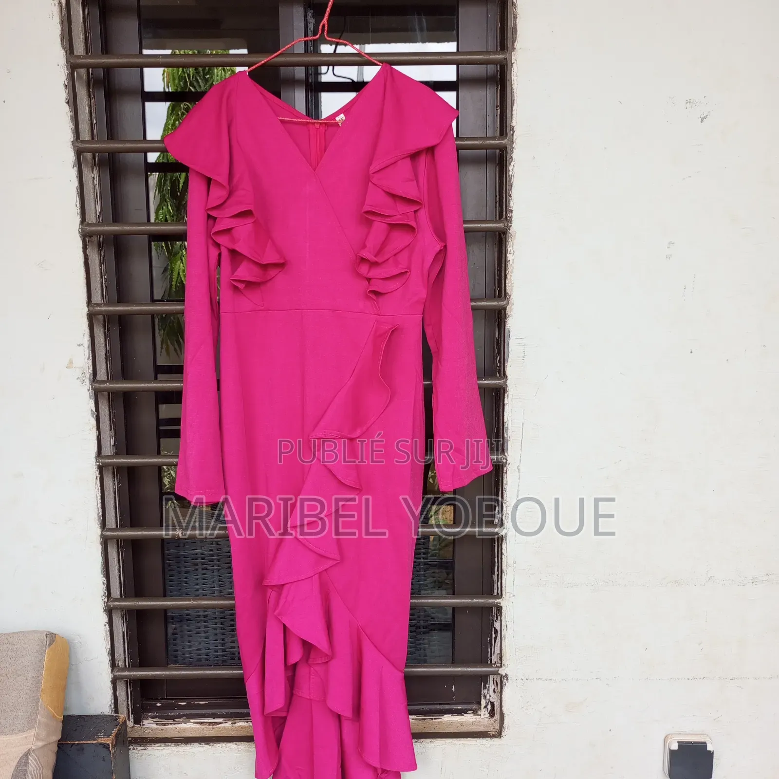 Robe De Soirée Sirène Fushia Élégance Et Volant (État Neuf)