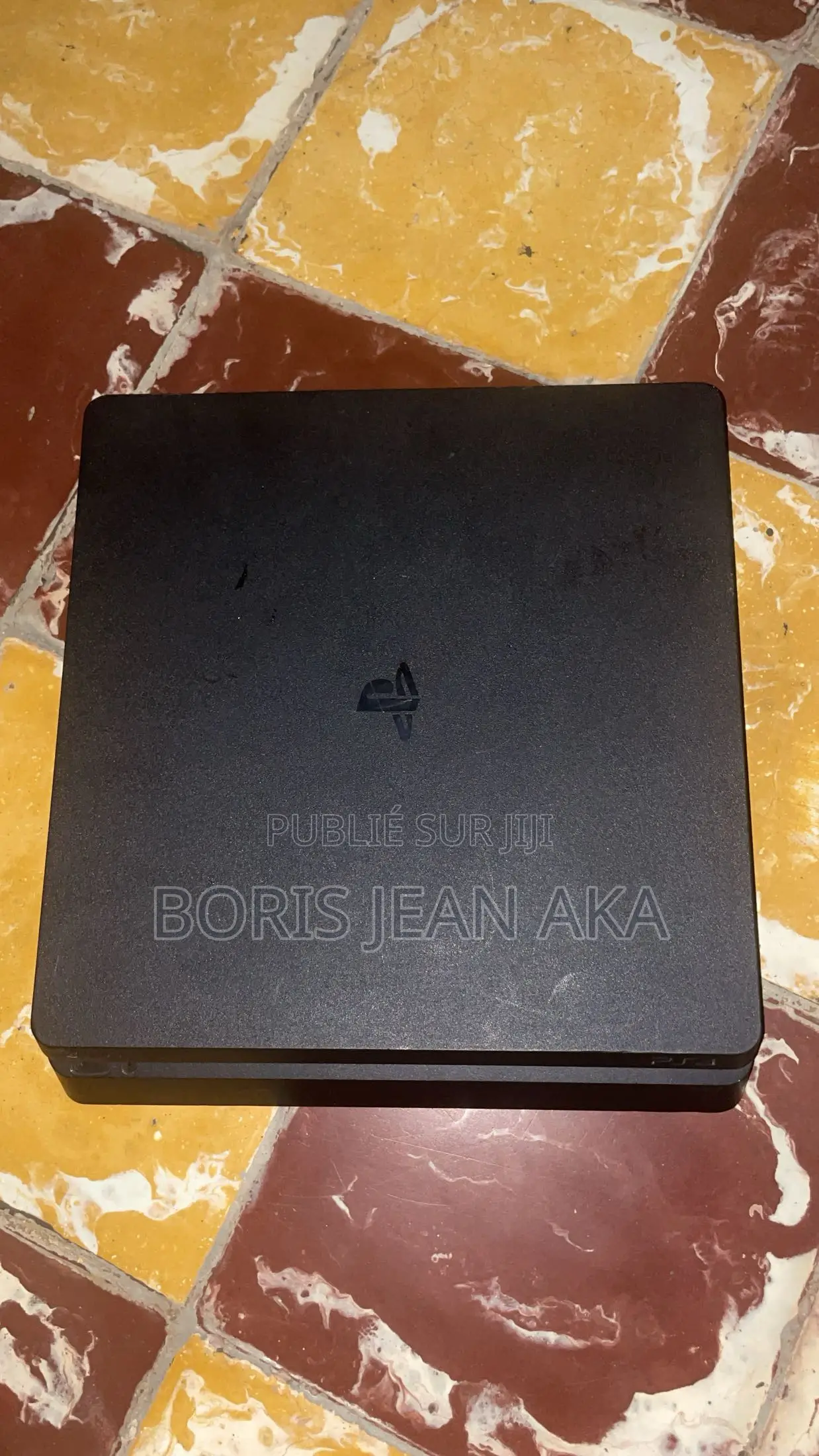 Ps4 Slim Craquer À Vendre Avec 4 Jeux Notamment Fc26