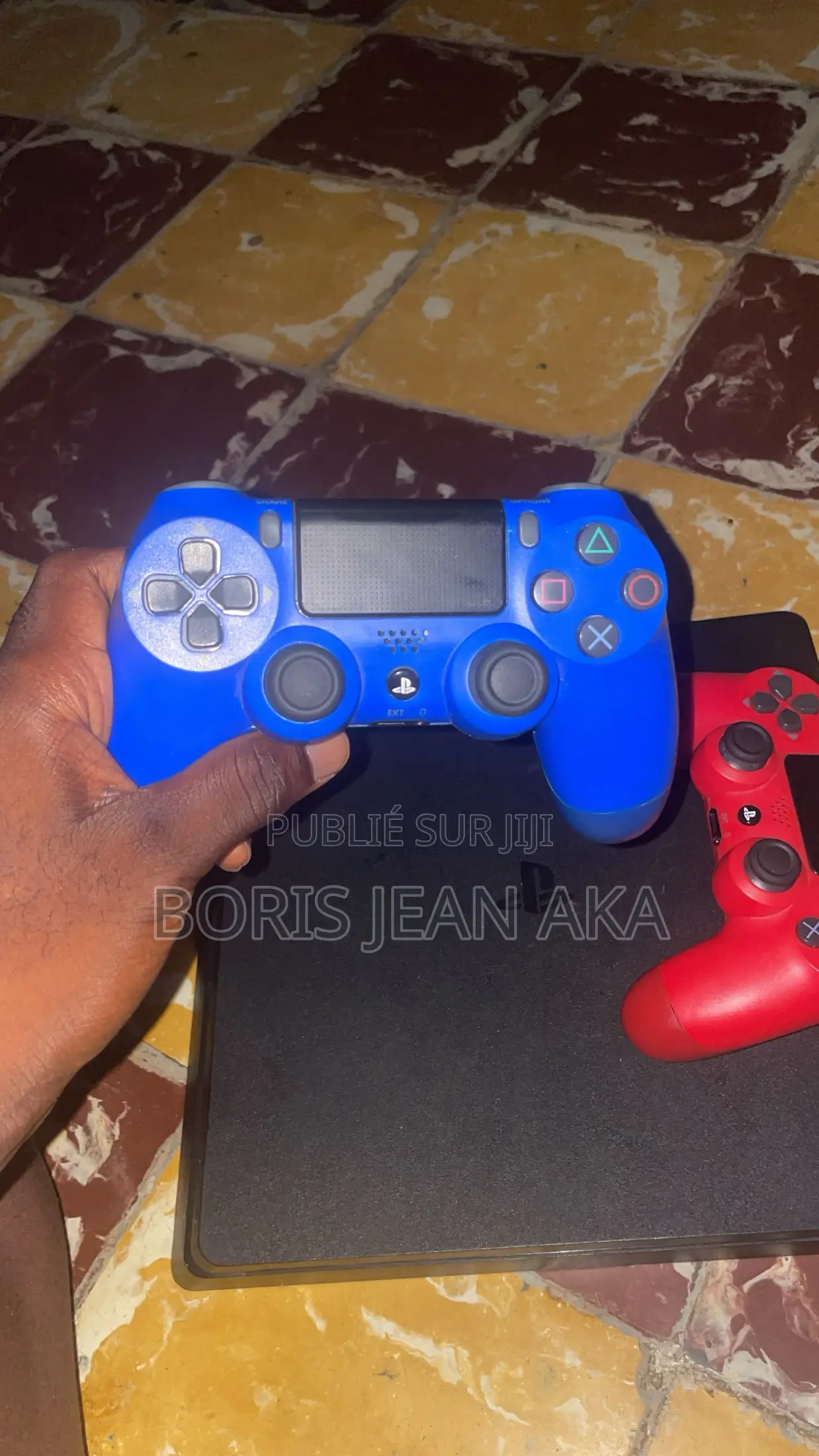 Ps4 Slim Craquer À Vendre Avec 4 Jeux Notamment Fc26