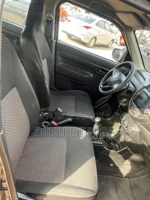 Suzuki S-Presso 2024 Gris