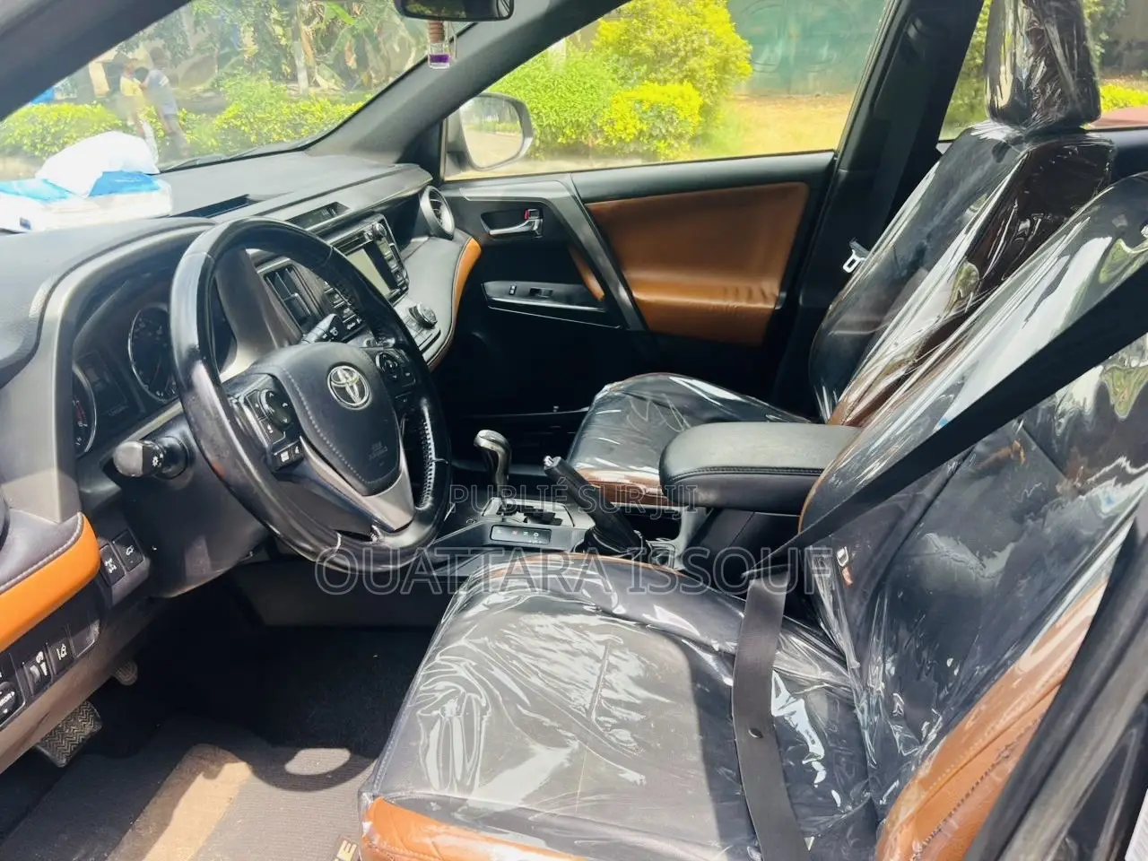 Toyota RAV4 LE AWD (2.5L 4cyl 6A) 2017 Gris