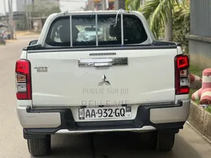 Mitsubishi L200 2024 Blanc