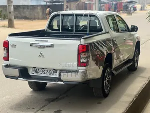 Mitsubishi L200 2024 Blanc