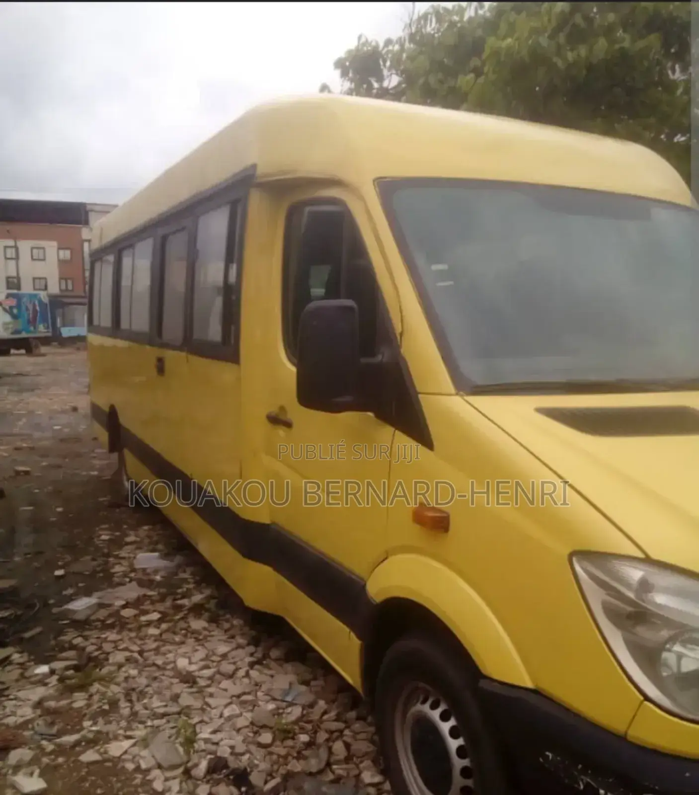 Mercedes-Benz T1/TN 1998 Jaune