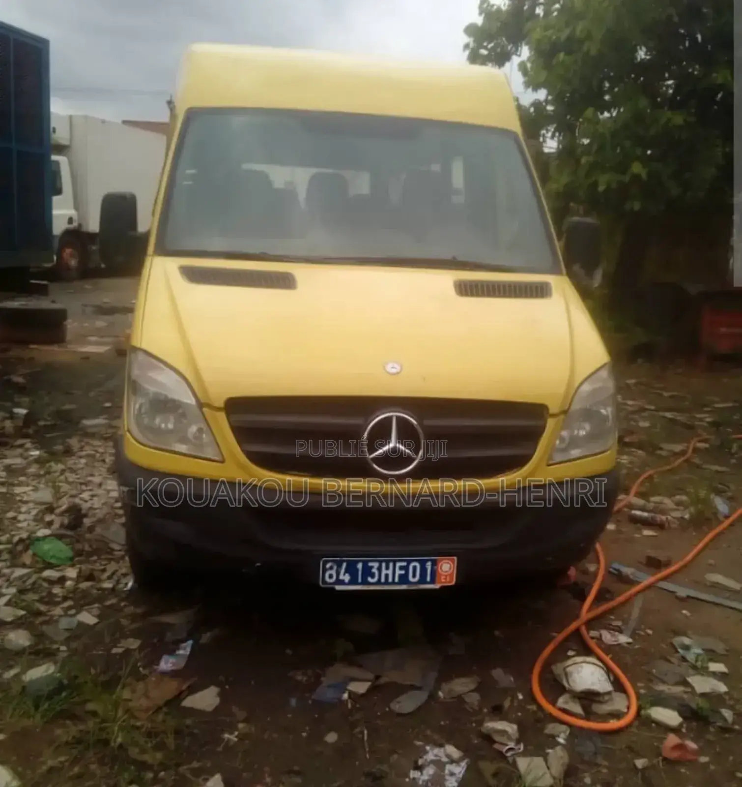 Mercedes-Benz T1/TN 1998 Jaune