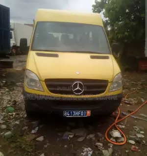 Mercedes-Benz T1/TN 1998 Jaune