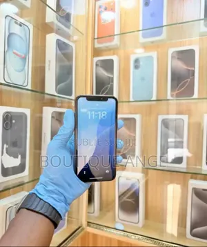 Nouveau Apple iPhone 12 64 GB Gris