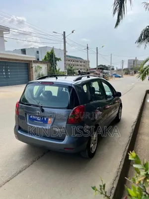 Toyota Corolla Verso 2004 Gris