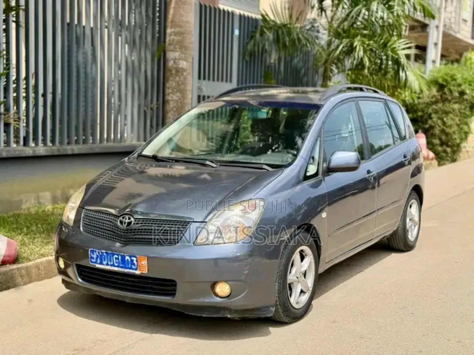 Toyota Corolla Verso 2004 Gris