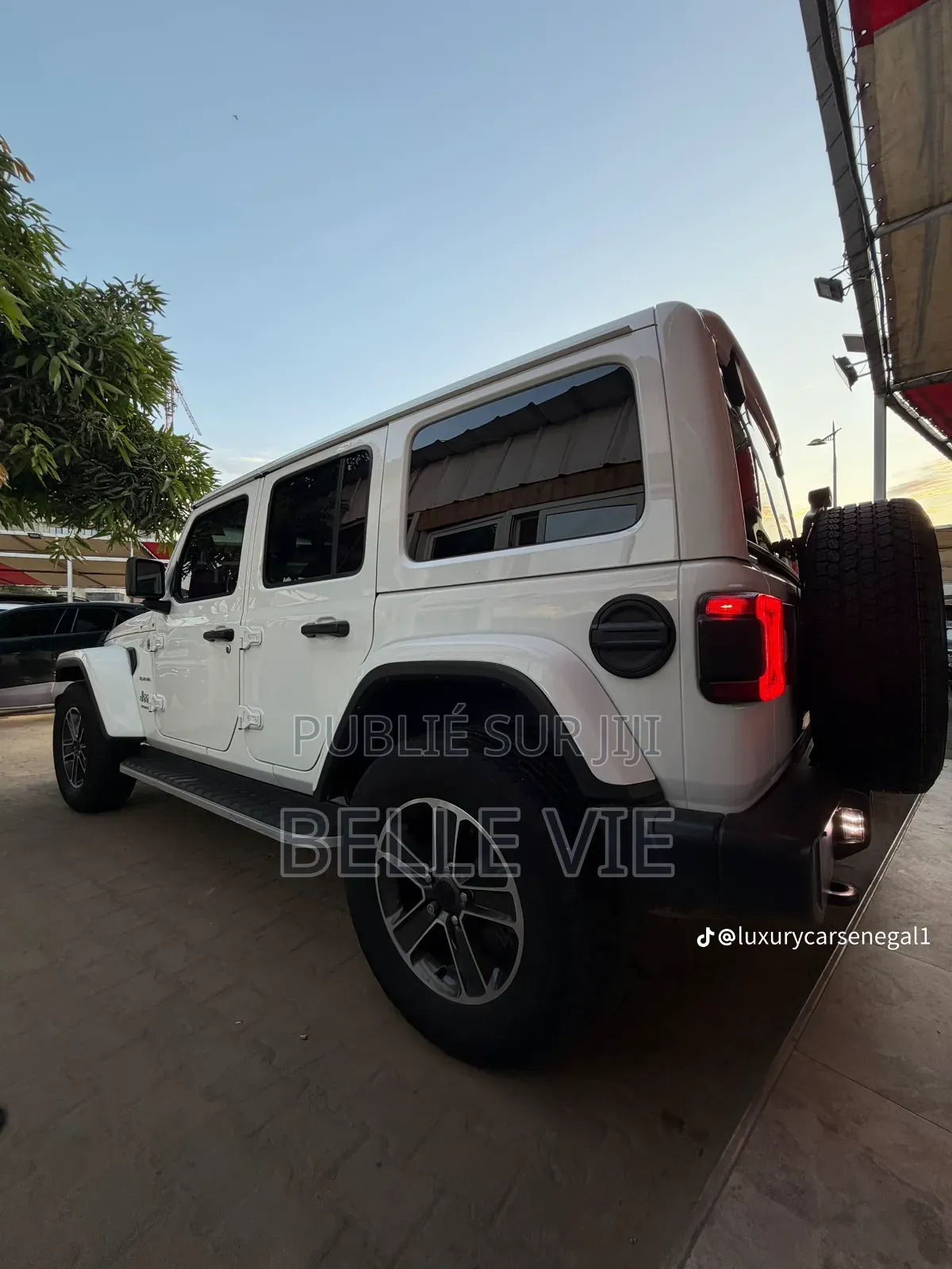 Jeep Wagoneer Series II 2023 Vert