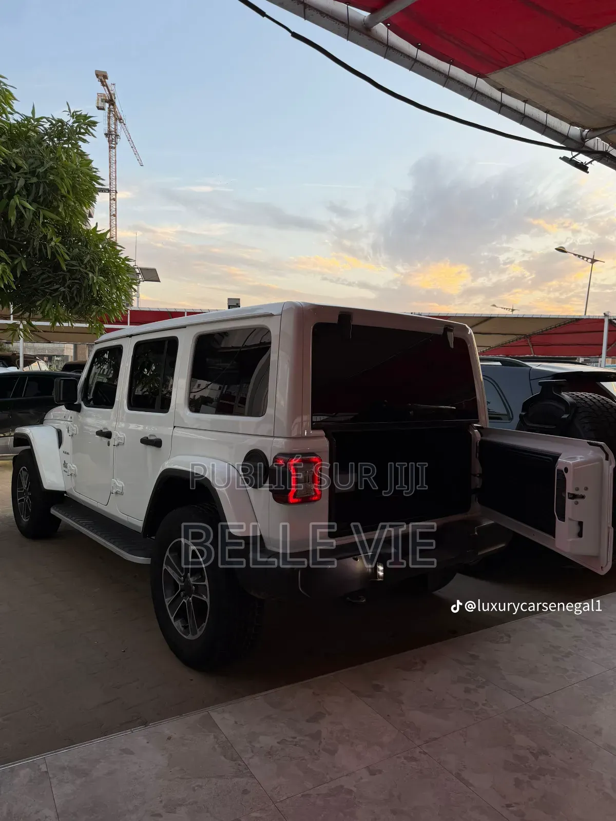 Jeep Wagoneer Series II 2023 Vert