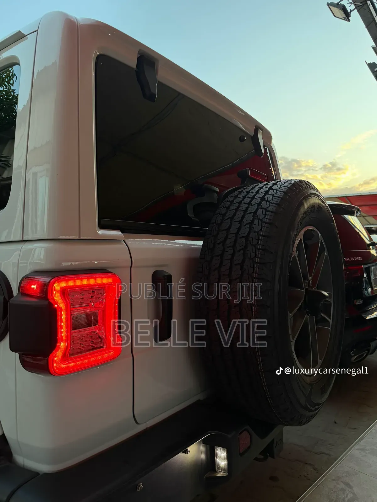 Jeep Wagoneer Series II 2023 Vert