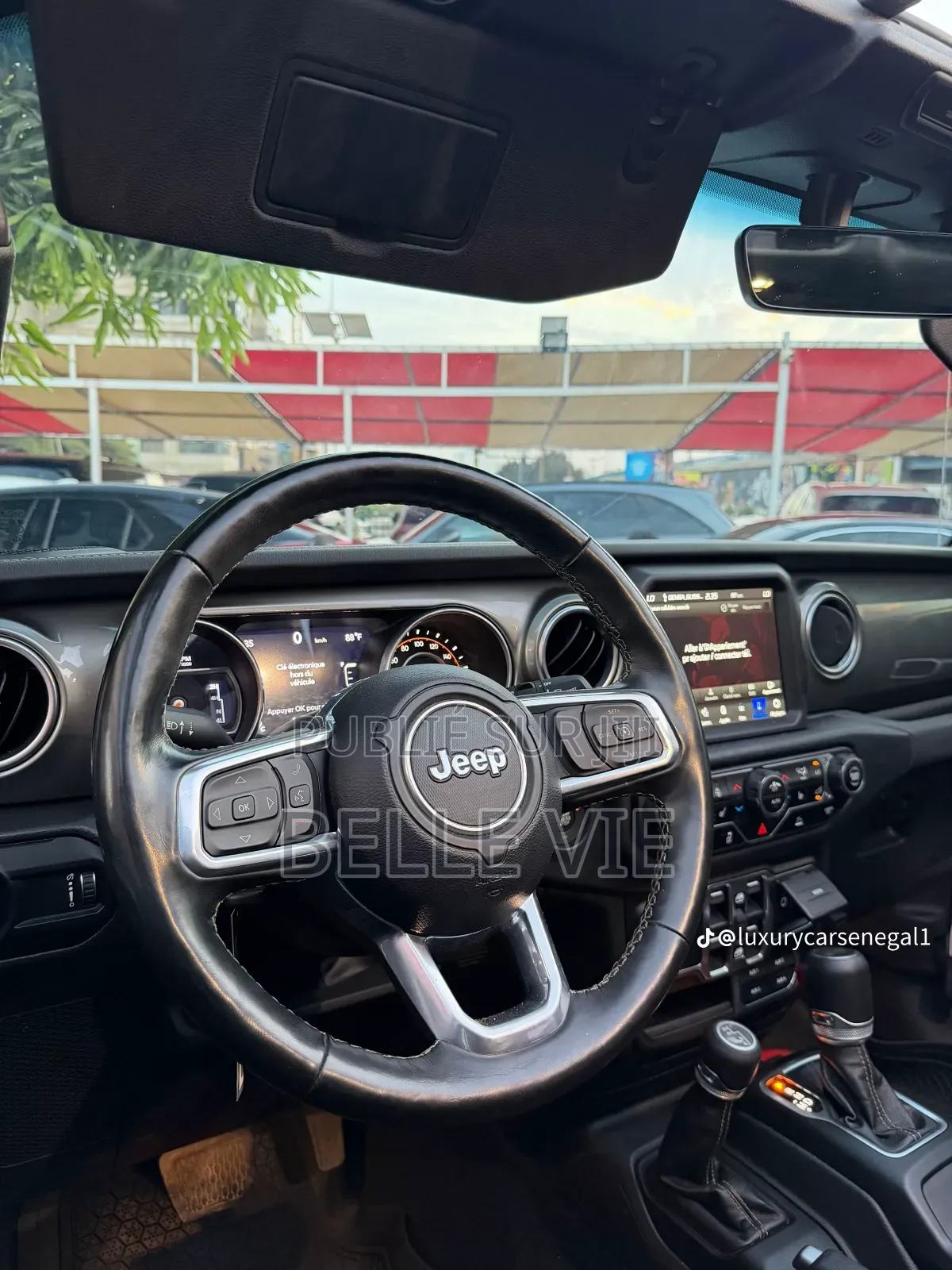 Jeep Wagoneer Series II 2023 Vert