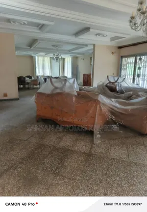 8chbre Duplex dans Une Grande Villa De, Cocody à Vendre