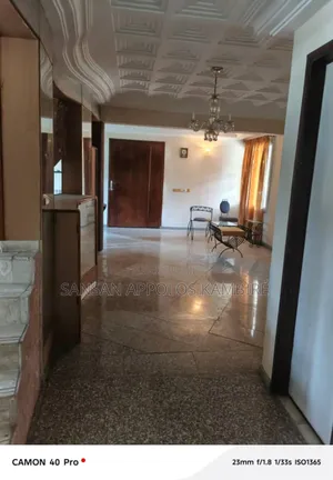 8chbre Duplex dans Une Grande Villa De, Cocody à Vendre