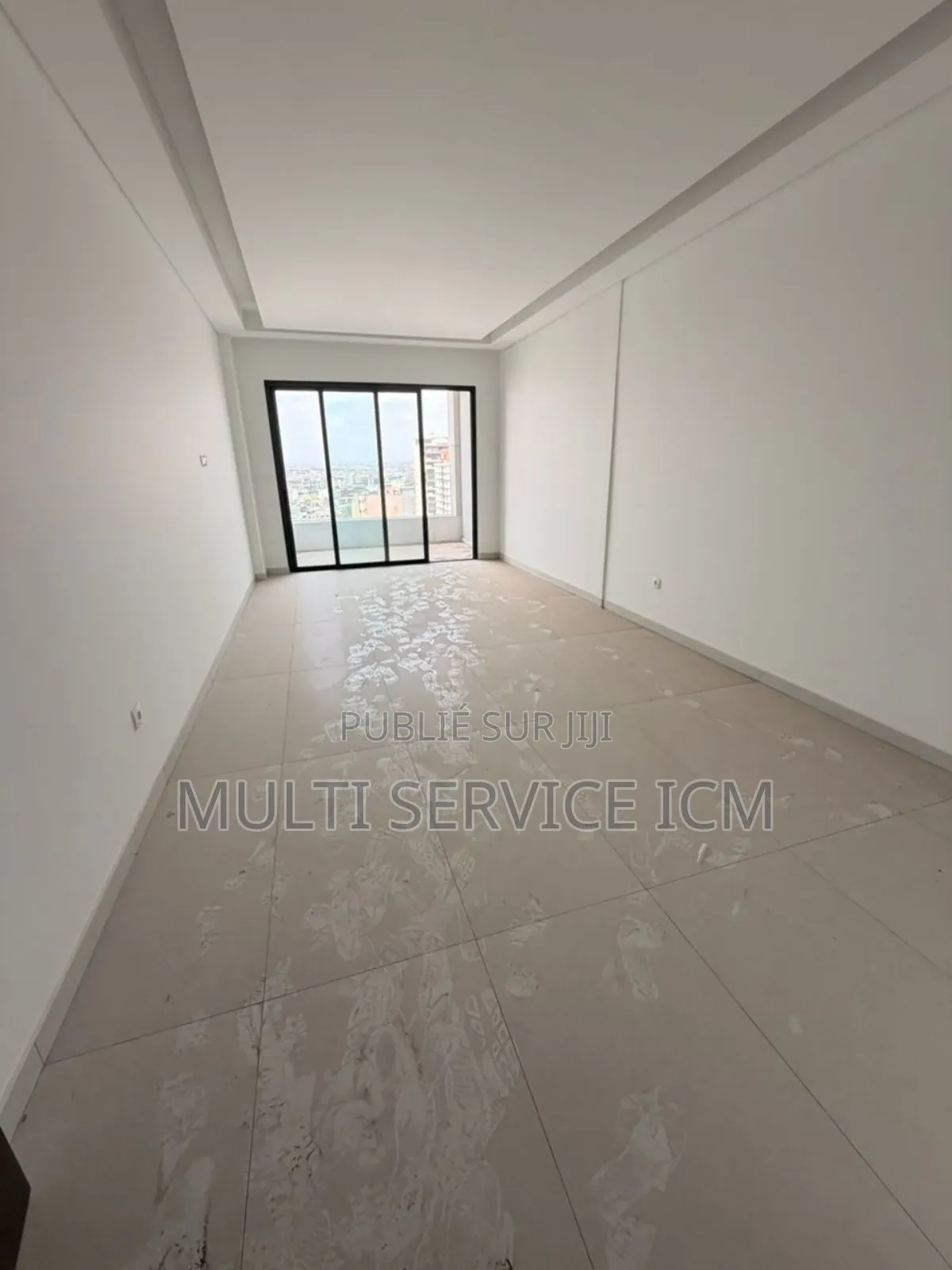 Furnished 3chbre Appartement dans Ismaël Coulibaly, Cocody à Vendre