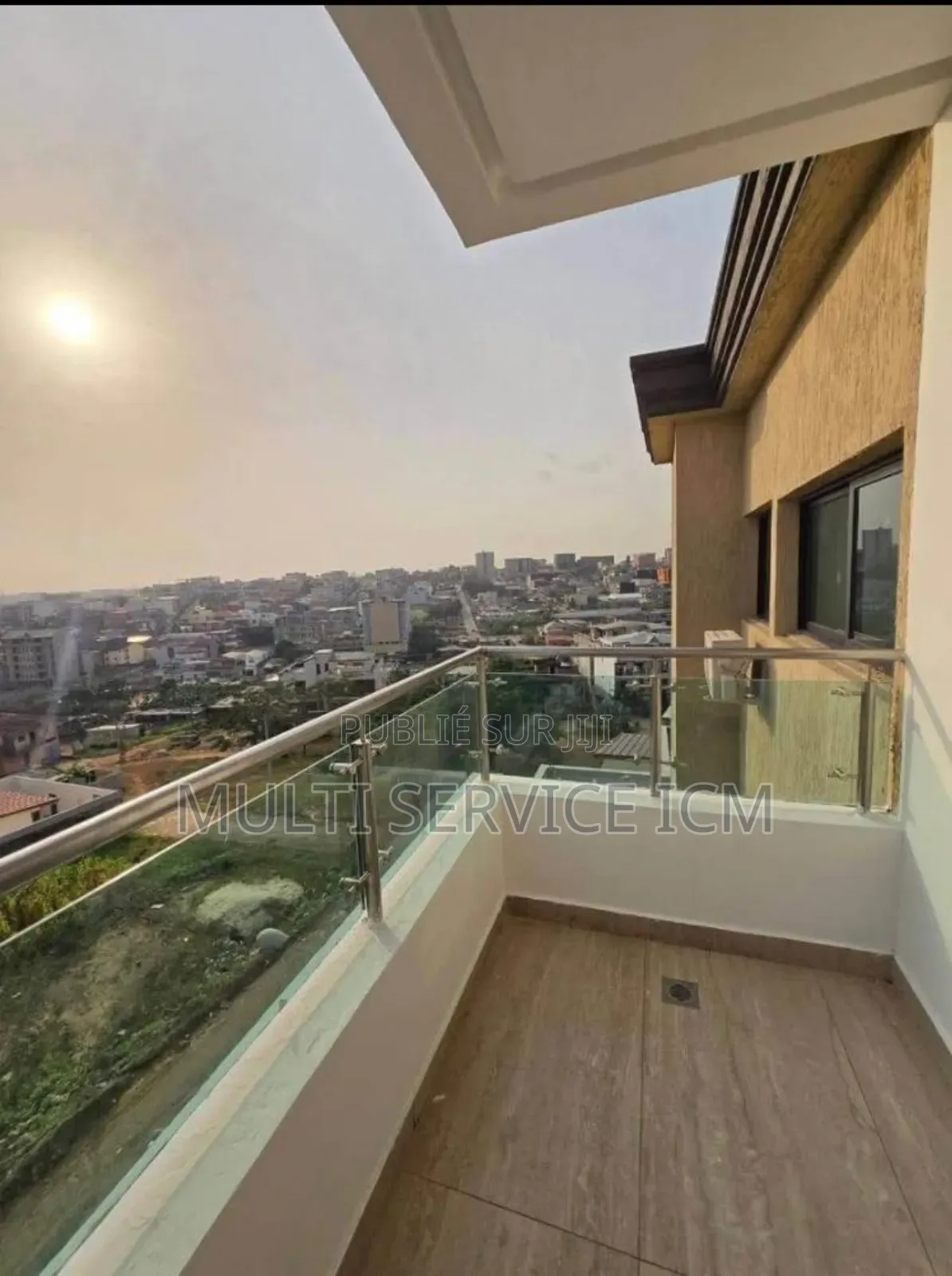 Furnished 3chbre Appartement dans Ismaël Coulibaly, Cocody à Vendre