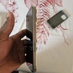 Apple iPhone 15 Pro Max 1 TB Gris