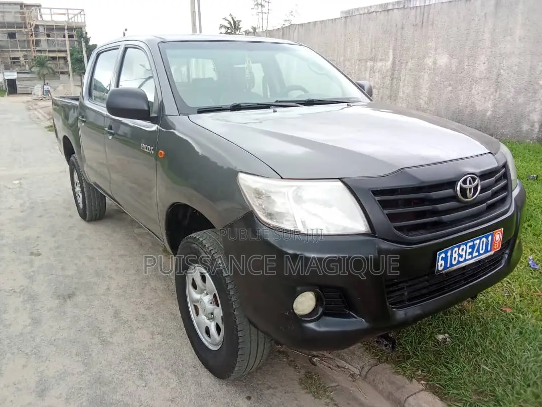 Toyota Hilux 2018 Gris